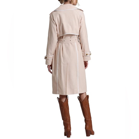 AVEC LES FILLES: Scalloped Coastal Cottage Trench Coat - Picture 2 of 4